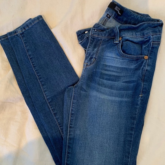 1822 denim - Picture 1 of 1